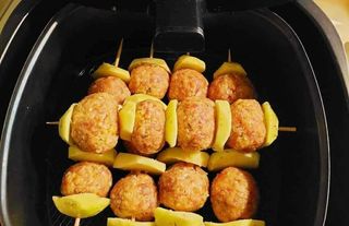 Ración De Croquetas Y Patatas Asadas (1 Ud.)