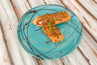 Pohovana slatka palačinka sa eurokremom i bananom