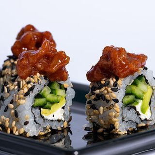 Uramaki De Atún Picante