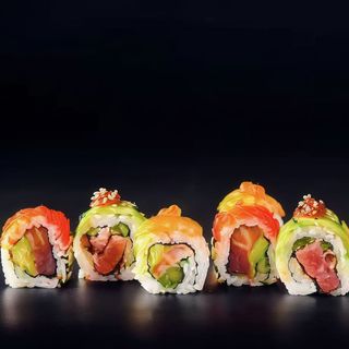 Uramaki flower roll