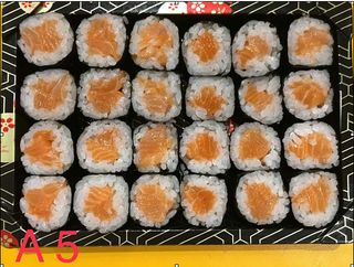 A5.  24 Peças Maki Salmão