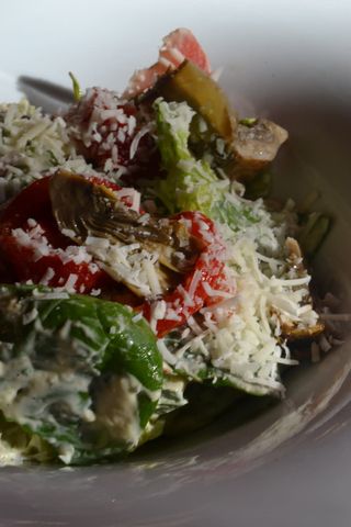 Салат з яловичиною і артишоком (240г)