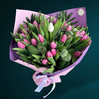 Buchet 28 Lalele Roz + 1 Lalea Alba