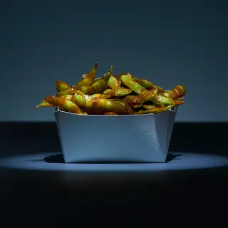 Edamames fritos con kimchie (picantes)