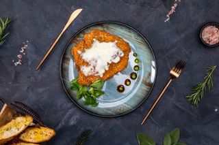 Snitel din piept de pui cu cascaval si susan