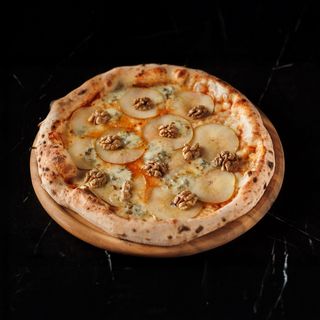 Pizza cu Pară și Gorgonzola