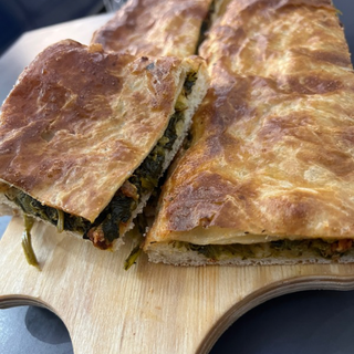 Pizza rustica rape e salsiccia