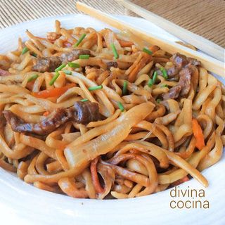 Tallarines Fritos Con Ternera