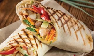 Грил сандвич с луканка и кашкавал (650г)