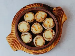 Печериці з сулугуні (180g)