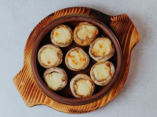 Печериці з сулугуні (180g)