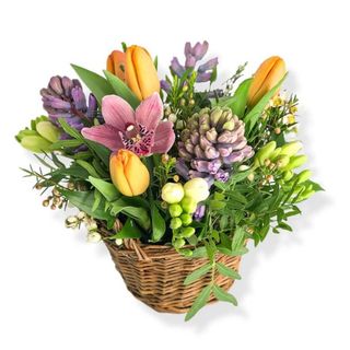 Aranjament floral de primavara in cos