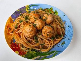 ДМ Спагетті у томатному соусі з рибними тефтельками (210g)