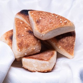 Panini calde, scoase din cuptor