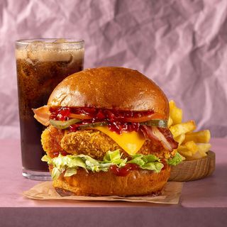 Комбо з бургером з курячими стріпсами та беконом