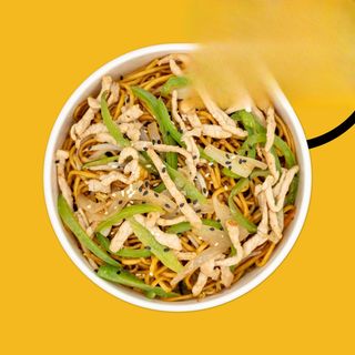 1. Spaghetti saltati con carne di maiale e peperone