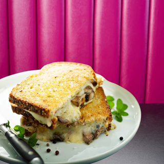 Cheese & Mushrom Toast