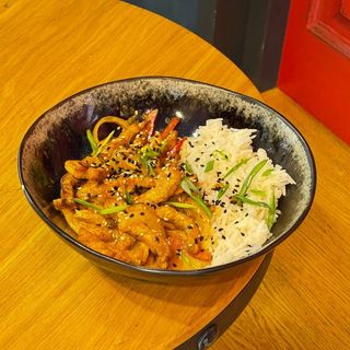 Телятина в жовтому карі з рисом (400г)