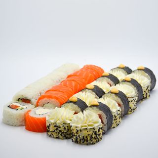 Суші Сет Імперія (1050г/32шт)