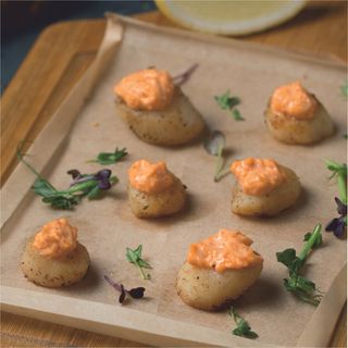 Морские гребешки с соусом "Спайси"