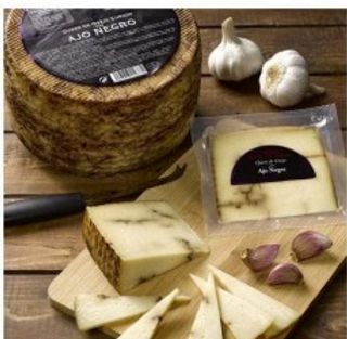 52. Queso De Ajo Negro