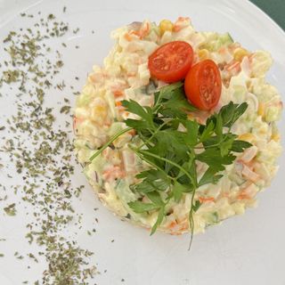 ENSALADA DE PALITOS DE CANGREJO