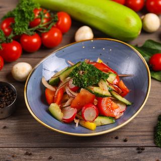 Салат из свежих овощей (с майонезом)