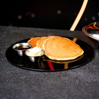 Cosmic Pancakes  sa Javorovim Sirupom