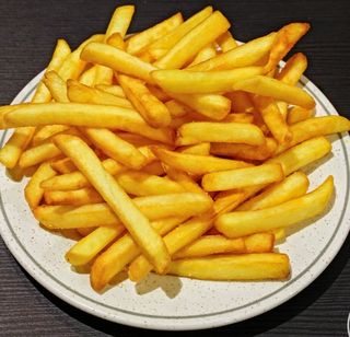 Patatas Fritas con Salsas 