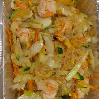 Spaghetti di soia con gamberi è verdure