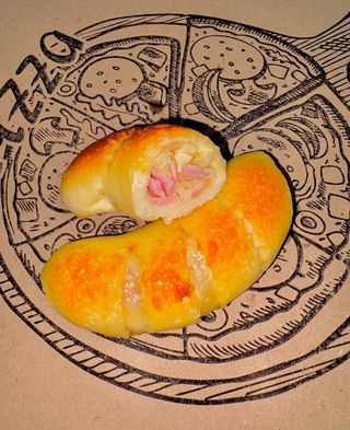 Domaća kiflica sa šunkom i sirom