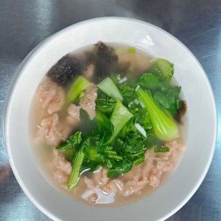 Sopa De Almôndegas De Porco