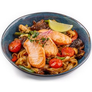 Рисова локшина з лососем