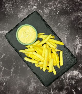 Картопля фрі з соусом на вибір (100/40г)