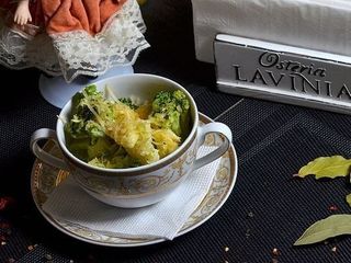 Броколі та цв. капуста під вершковим соу