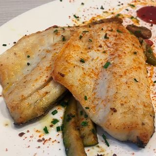 Lubina A La Plancha Con Verduras Salteadas