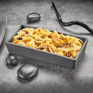 Удон з куркою та вершковим соусом (300г)