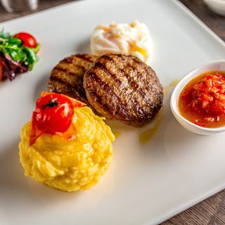 Котлеты говяжьи с гарниром