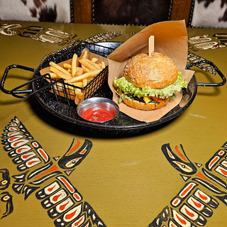 Бургер з грильованою курочкою (350/140г)