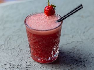 Полуничне смузі (350ml)