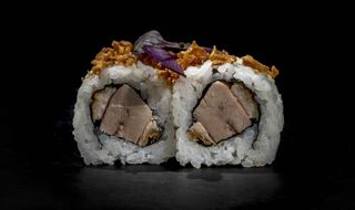 101.Uramaki De Pato Y Cebolla Frita (8 Uds.)