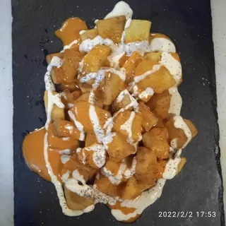 Patatas bravas caseras
