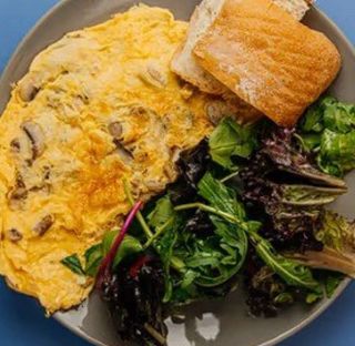 Омлет с цыпленком и грибами