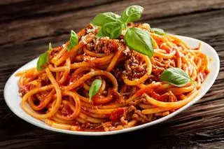spaghetti bolognese + Salade chef + 1lCoca