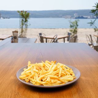 Пресни пържени картофи (220г)