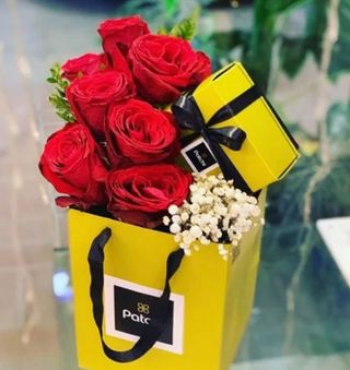 Chocolat Patchi Avec Fleurs Rouges