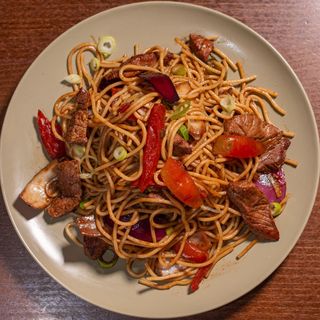 Tallarín Saltado De Pollo