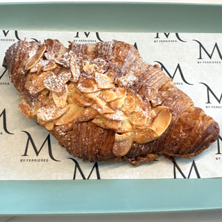 Croissant De Almendras
