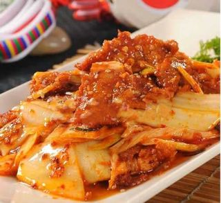 B10 Bouef avec kimchi牛肉辣白菜