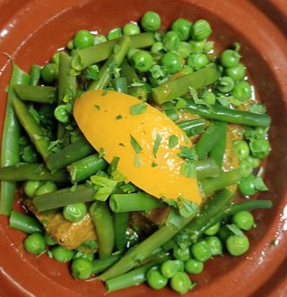 Tagine De Bœuf Aux Petits Pois Et Haricots Verts